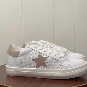 Steve Madden Womens Starling Sneaker 5.5 White Lace Up Rubber Sole Perforated